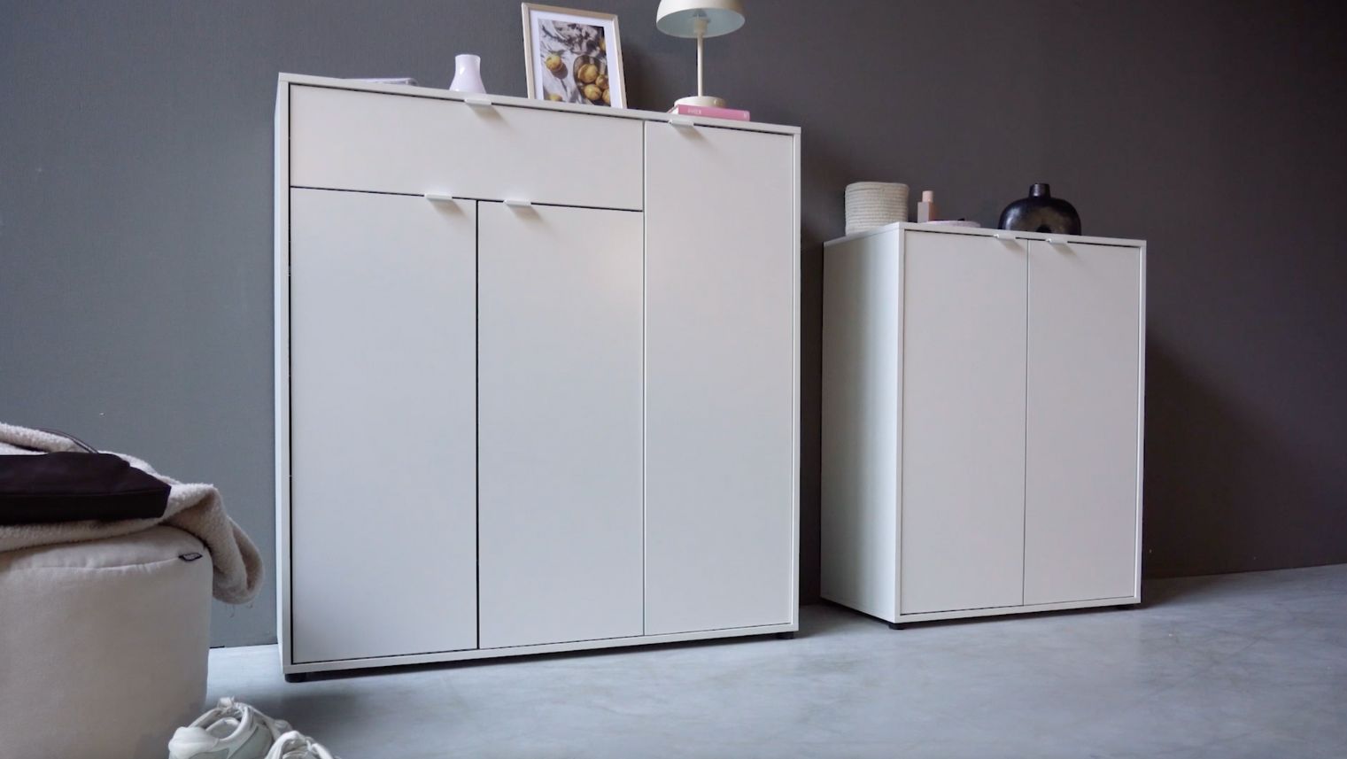 Schuhschränke in zwei Größen in Weiß