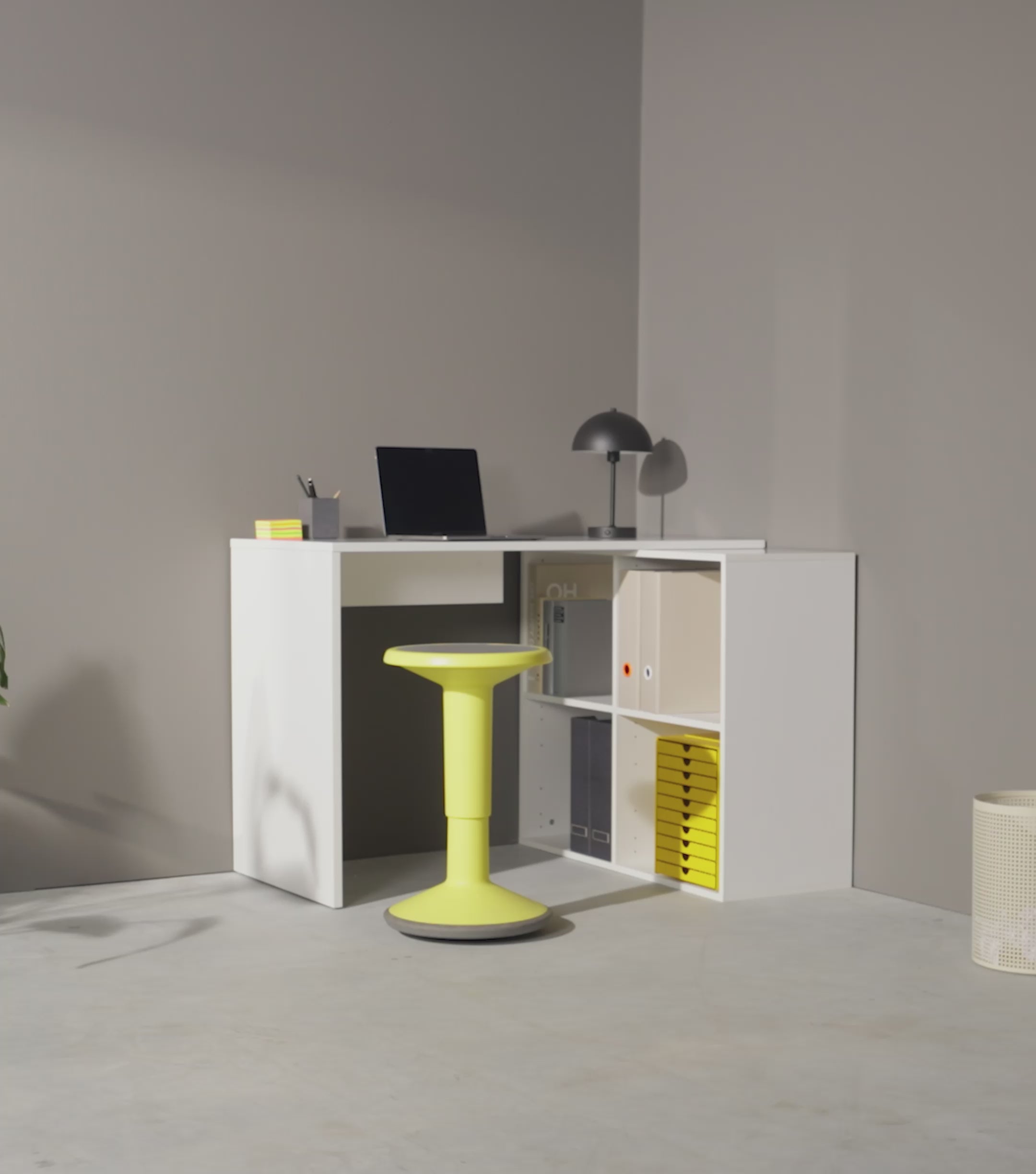 Produktvideo Eckschreibtisch mit Stauraum 'der Produktive' in verschiedenen Ausführungen und Farben. Stauraum mit Schubladen und Türen. 